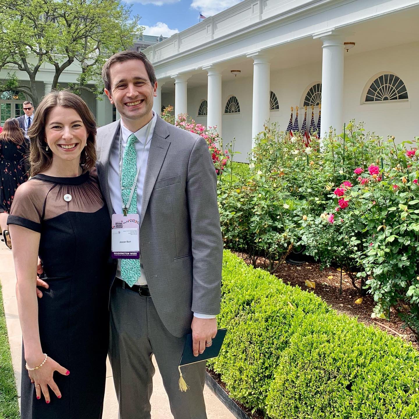 Elizabeth Raff and her husband Jeremy Raff in the White House Rose Garden.